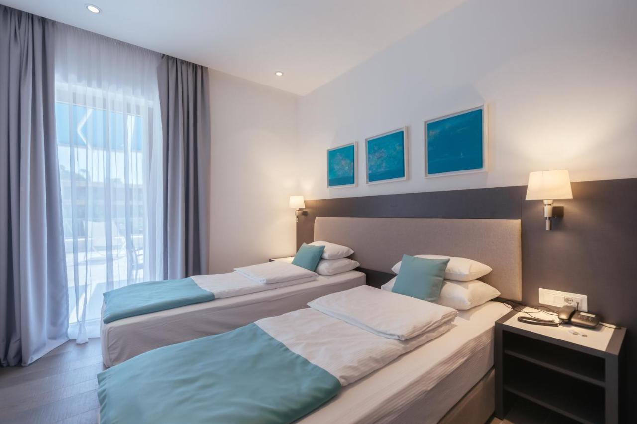 Hotel Eleven Петровац Экстерьер фото