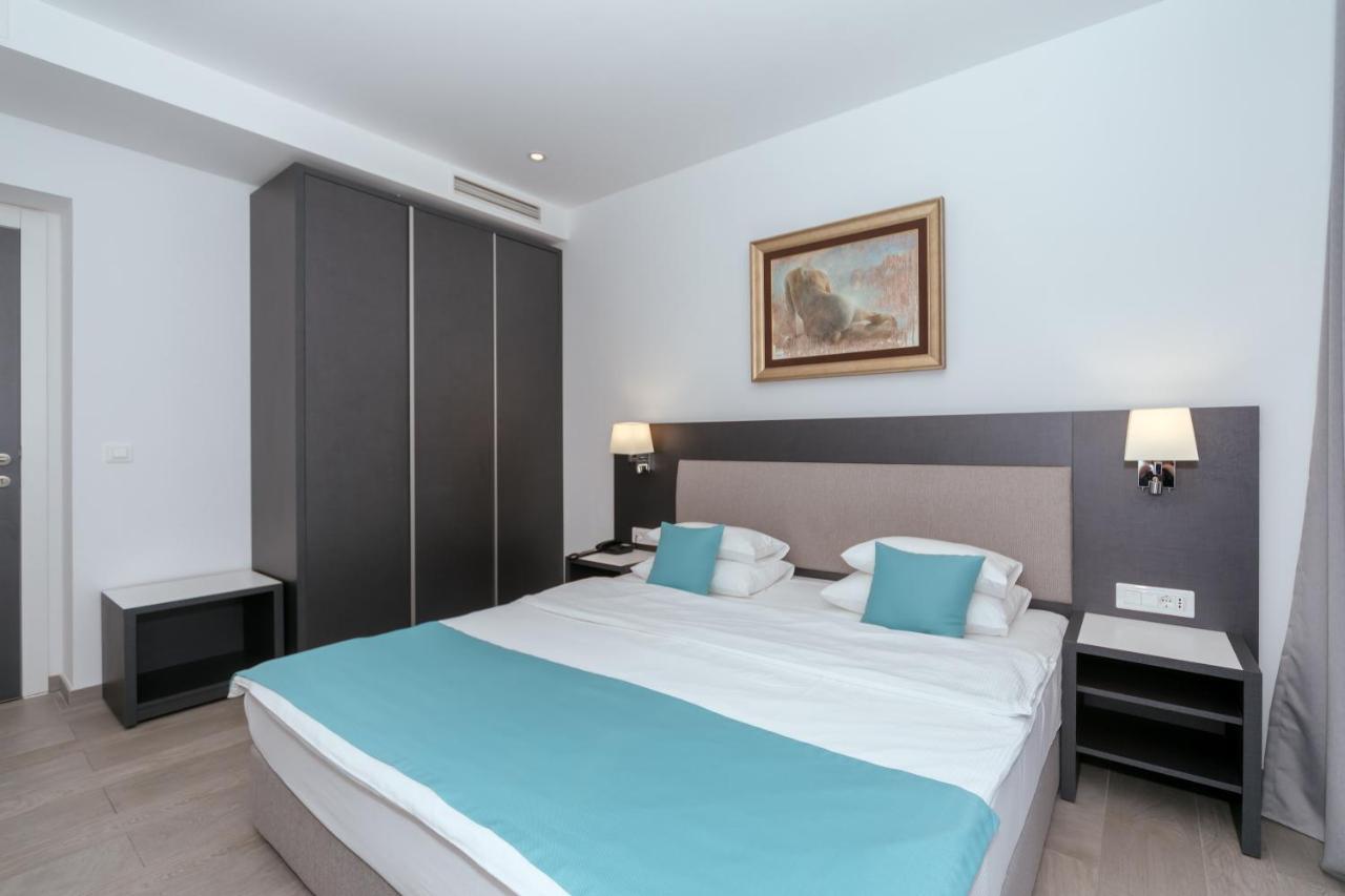 Hotel Eleven Петровац Экстерьер фото