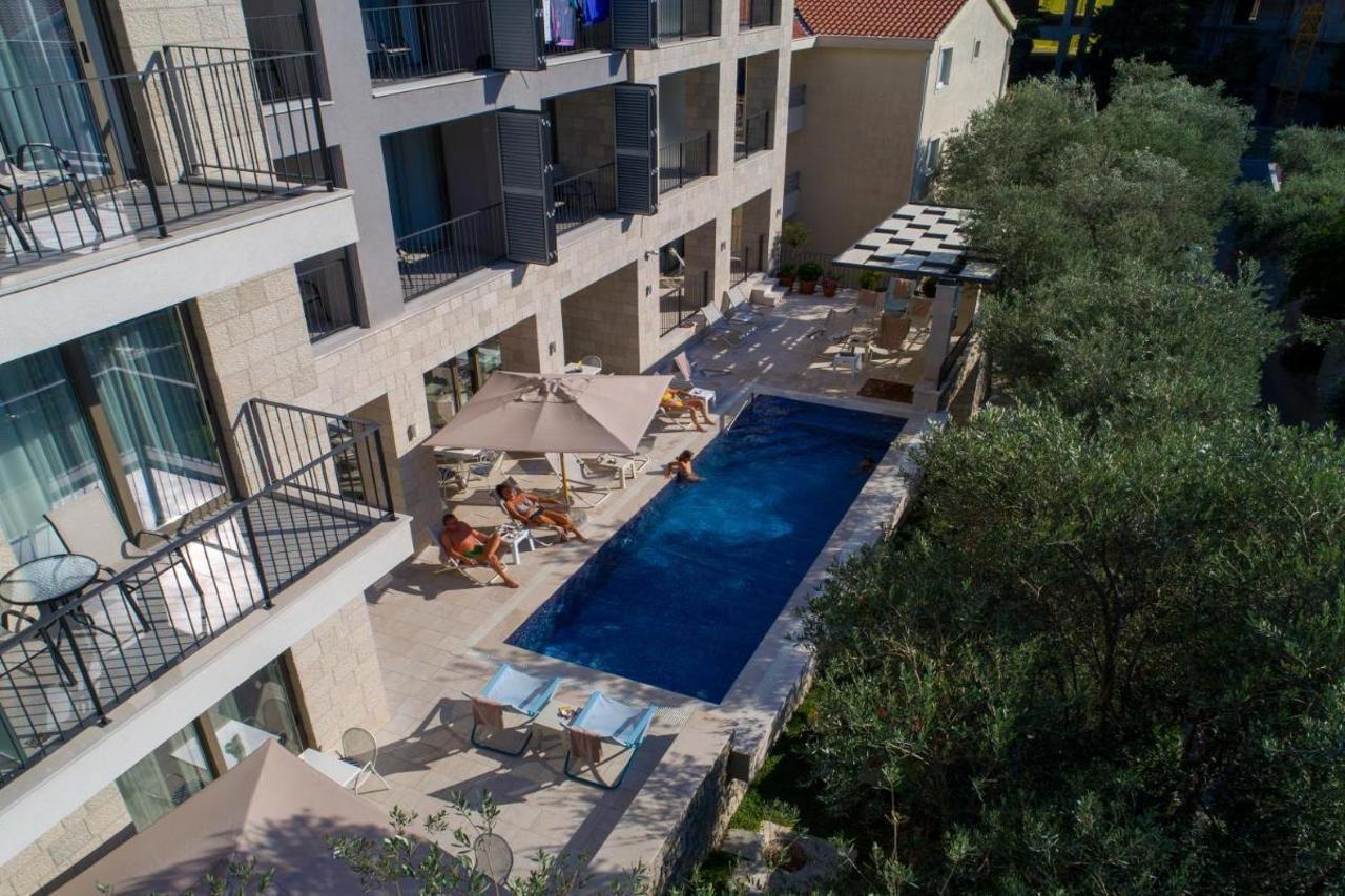 Hotel Eleven Петровац Экстерьер фото