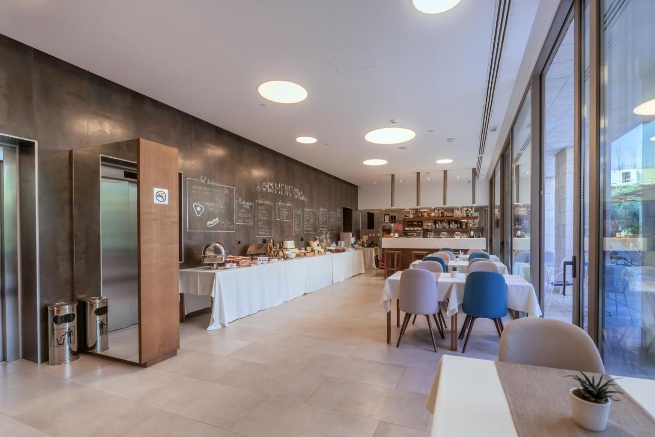 Hotel Eleven Петровац Экстерьер фото