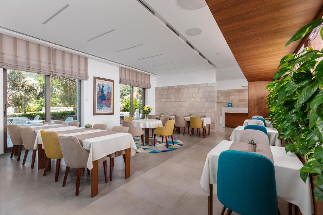 Hotel Eleven Петровац Экстерьер фото