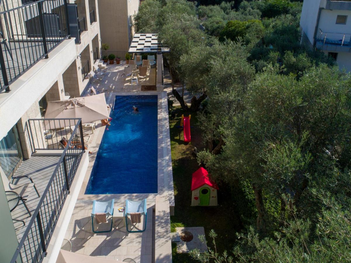 Hotel Eleven Петровац Экстерьер фото
